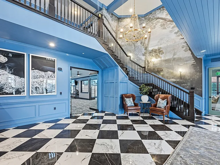 Maison Apartments — Photo 6