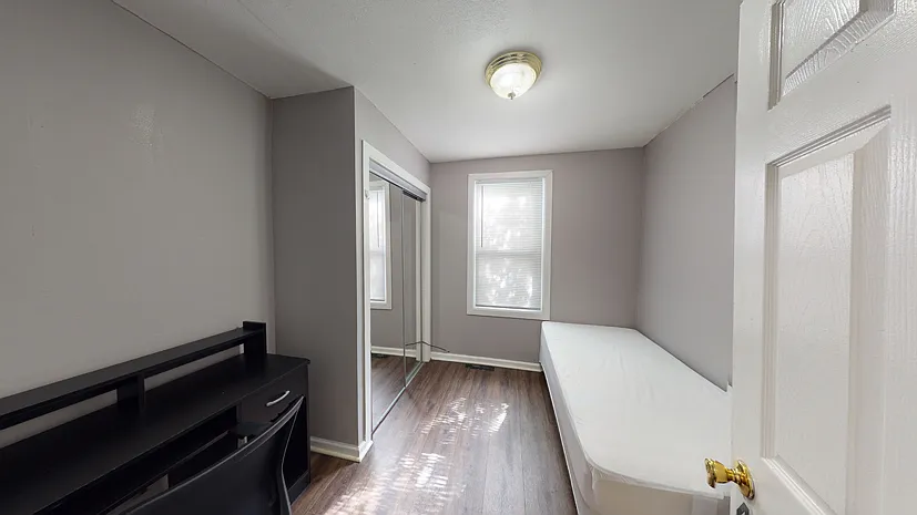1310 E Fayette St