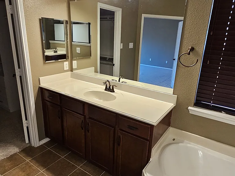 1202 Chestnut Hill Dr — Photo 16