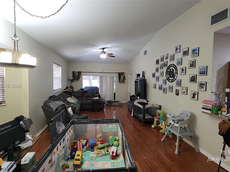 403 28th St W — Photo 5