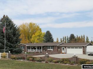 4560 Riverview Rd, Riverton, WY 82501