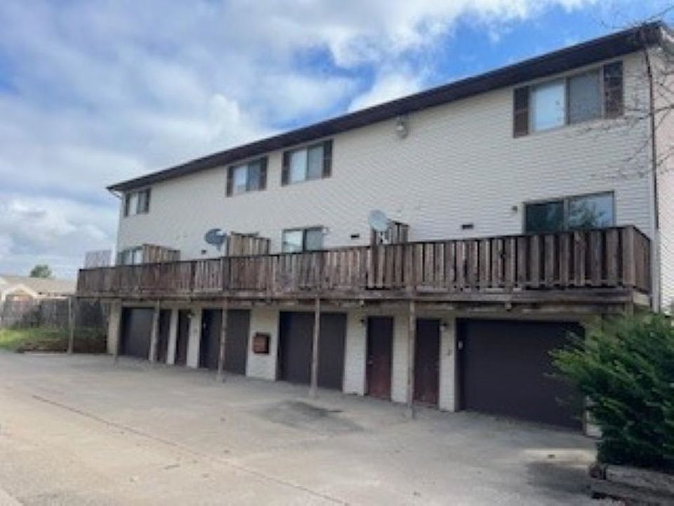 2nd image of 2416 Petsel Pl #14