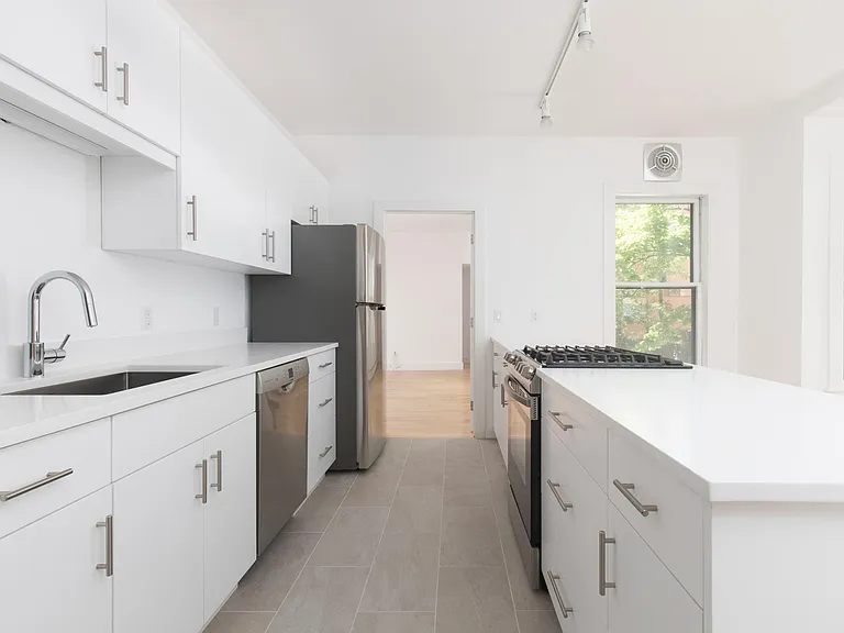 507 Putnam Ave — Photo 9