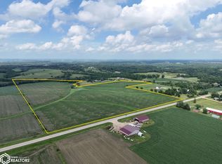 260 Prairie Chapel Rd, Central City, IA 52214