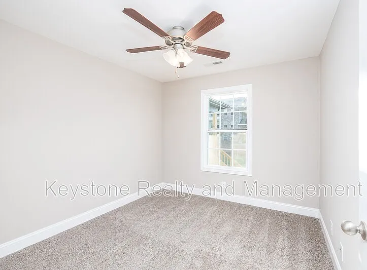 808 Lillian Grace Dr — Photo 7
