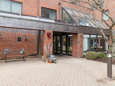 22 Railroad St APT 210, Andover, MA, 01810