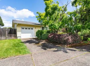 2215 15th St, Springfield, OR 97477