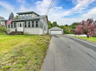 18 Highland Ave, Mechanic Falls, ME 04256