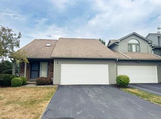 2 Shanbrook Dr, Rochester, NY 14612