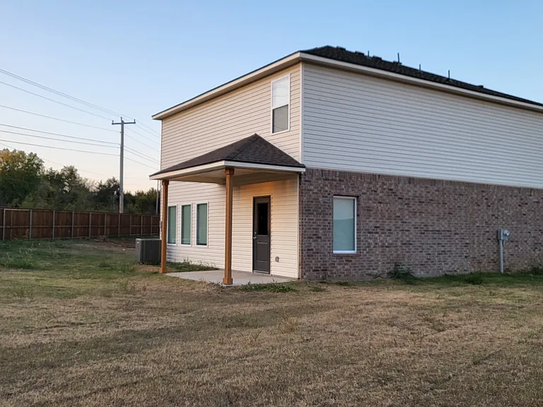 2215 W 31st Pl — Photo 25