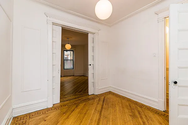 Rented by Nooklyn NYC LLC | media 57