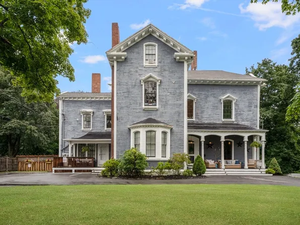 19 Elm St, Taunton, MA 02780