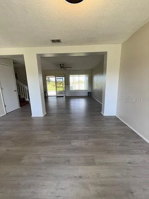 3 bed, 2.5 bath, 1322 sqft, $2,000 — Photo 4