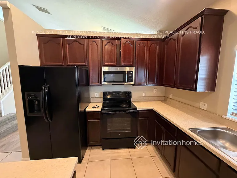 1129 Hacienda Cir — Photo 7
