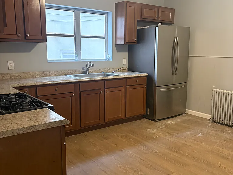 220 Phillips Ave — Photo 7