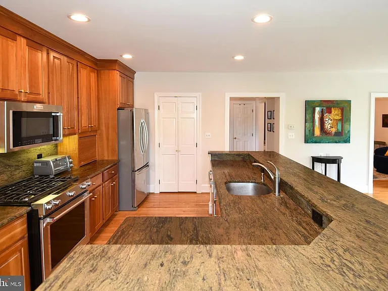 710 W View Ter — Photo 21