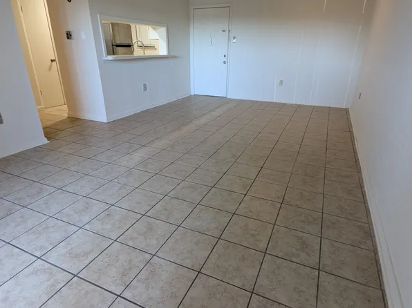 675 Wooddale Blvd APT 136, Baton Rouge, LA 70806