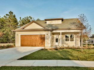 100 Amadeus Dr, Freeport, FL 32439