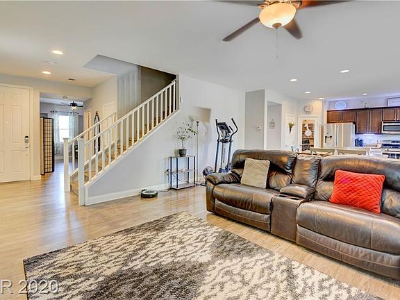 3rd image of 10402 Palmadora St