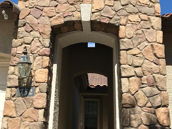 3rd image of 752 E Lovebird Ln