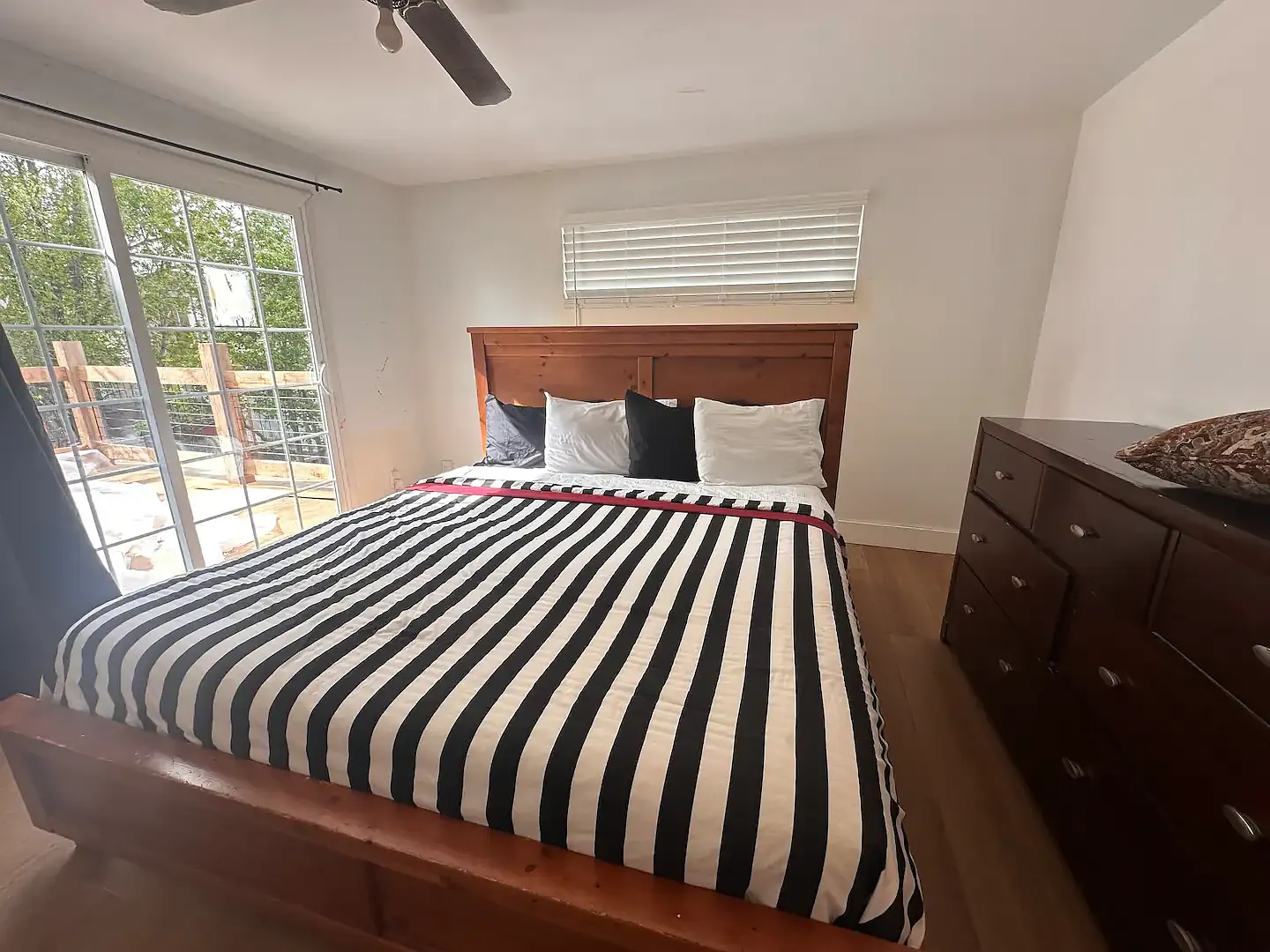 Fully Furnished 3 Bedroom - 4 beds — Photo 3