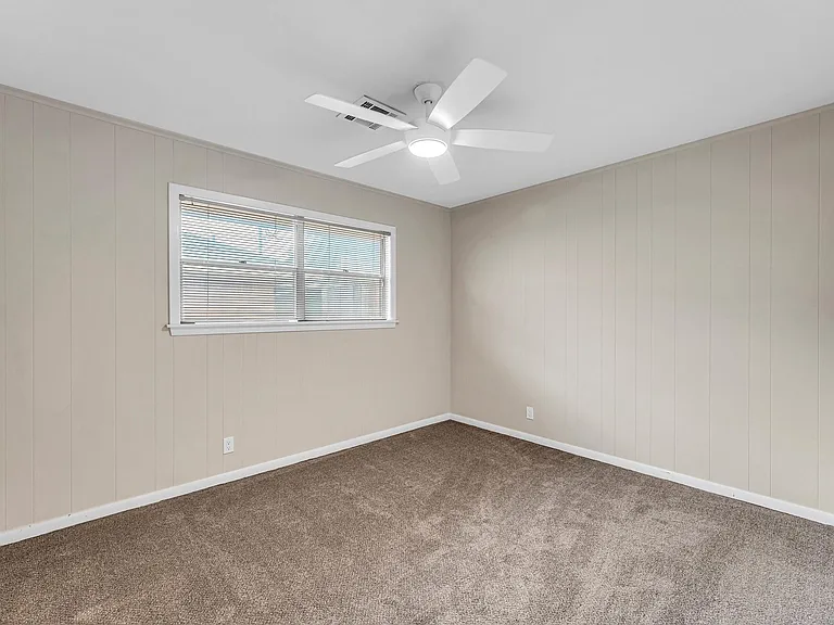 6327 Wynnwood Ln — Photo 18