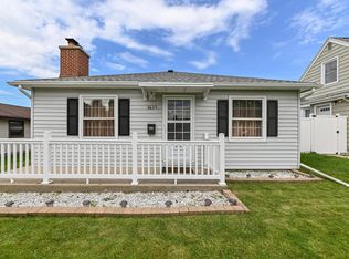 3625 S 34th St, Greenfield, WI 53221