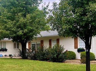 2137 Brookwood Ln, Salina, KS 67401