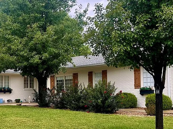 2137 Brookwood Ln, Salina, KS 67401