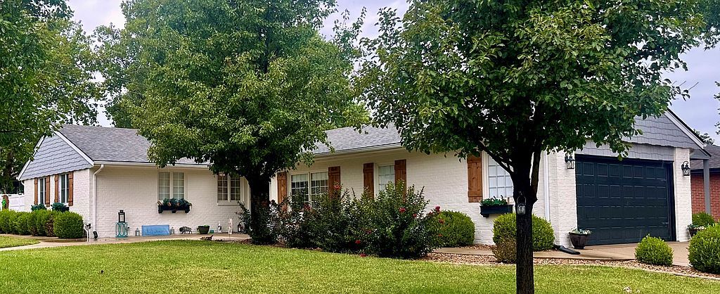 2137 Brookwood Ln - Property Image
