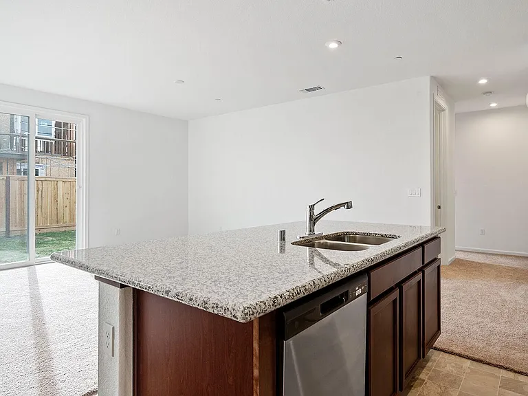 306 Mercantile St — Photo 10