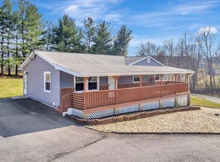 5705 Cabbage Spring Rd, Mount Airy, MD 21771