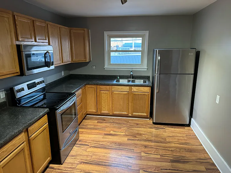 121.5 W Logan St #121.5 — Photo 1