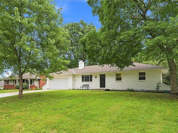3rd image of 5913 Noland Rd