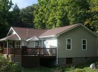 110 Stocton Rd, Roan Mountain, TN 37687