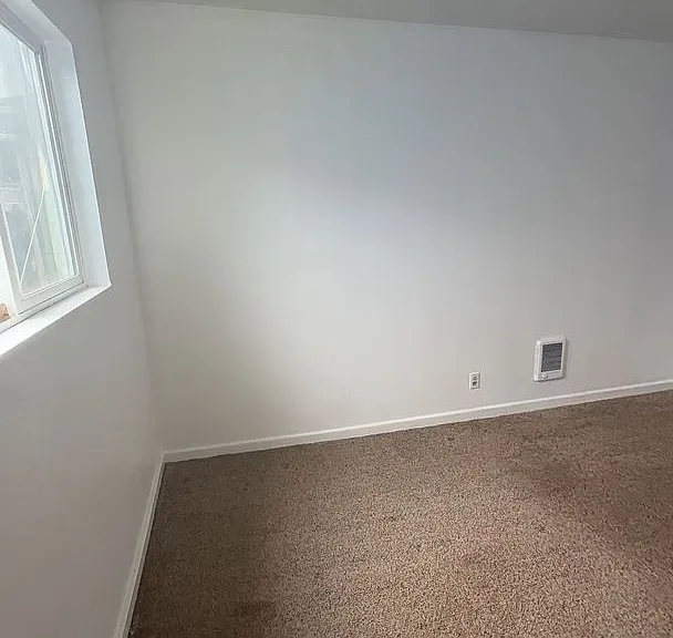 122 N West Blvd — Photo 8