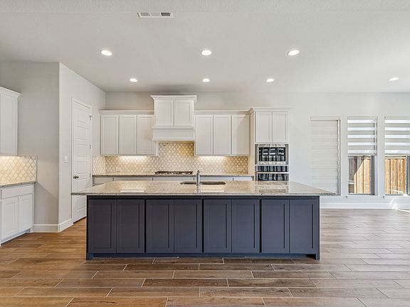 5th image of 3300 Honey Suckle Ln