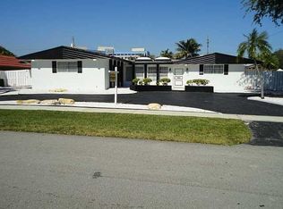734 N Crescent Dr, Hollywood, FL 33021