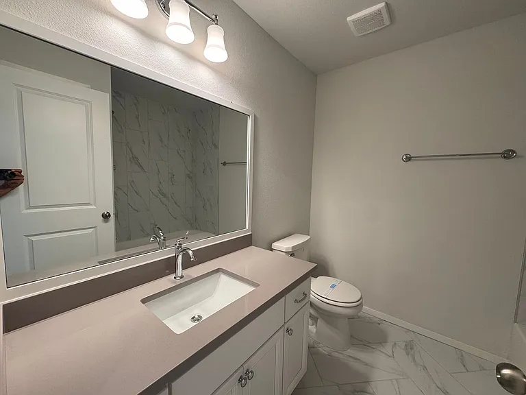 3401 E 153rd St S — Photo 20