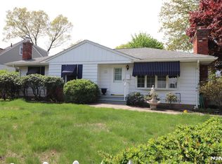 19 Mohawk Ave, Oakland, NJ 07436