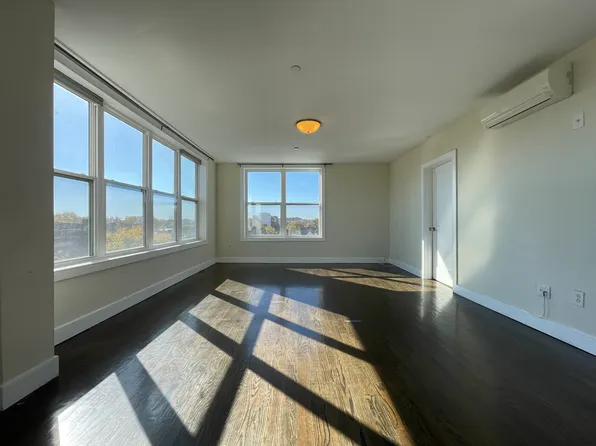 490 Ocean Parkway image 3 of 13