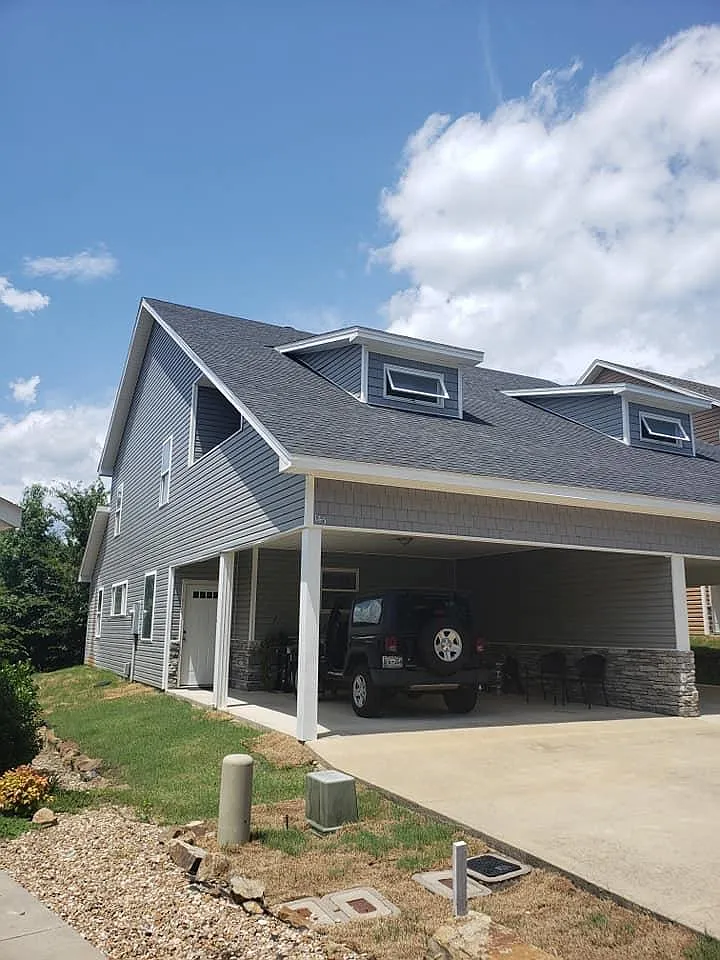151 Lake Point Cv — Photo 1