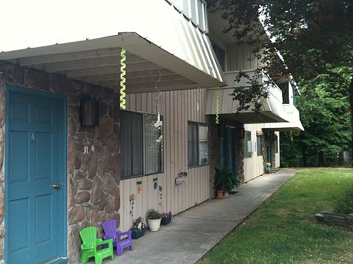 2nd image of 2475 Columbia Blvd APT A