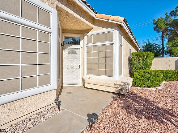 4th image of 144 Wildshire Way