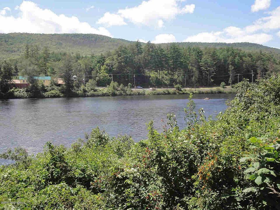 2nd image of 82 Old River Rd