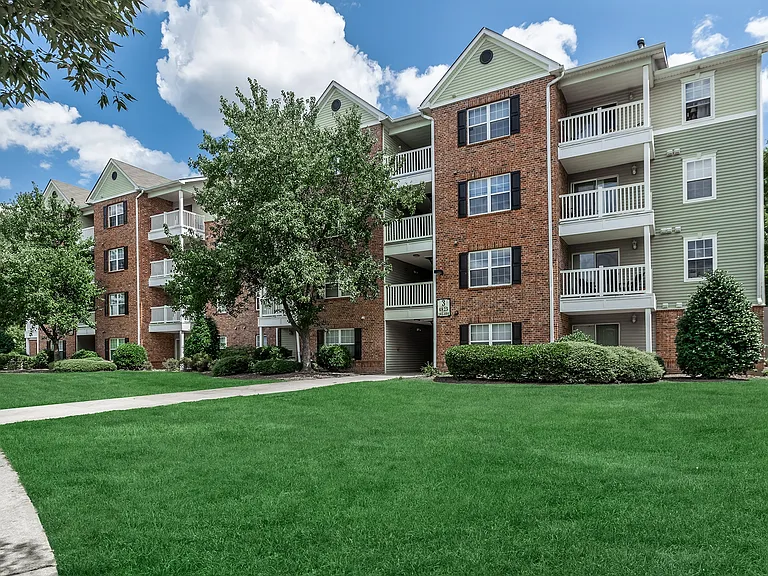 Overlook at Falling Creek Apartment Homes — Photo 26