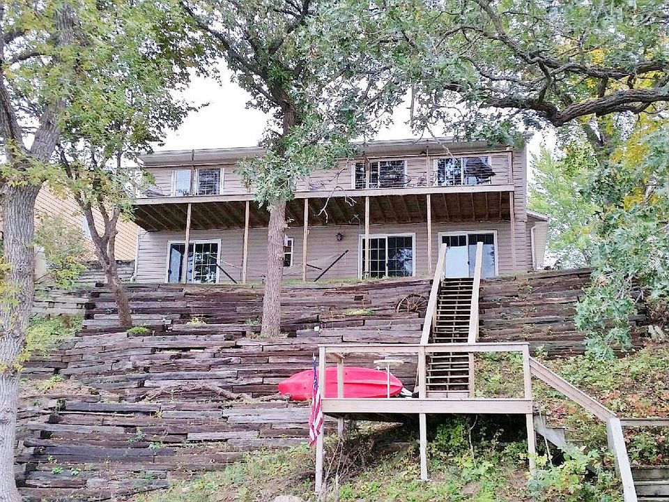 1st image of 3106 Center Lake Dr
