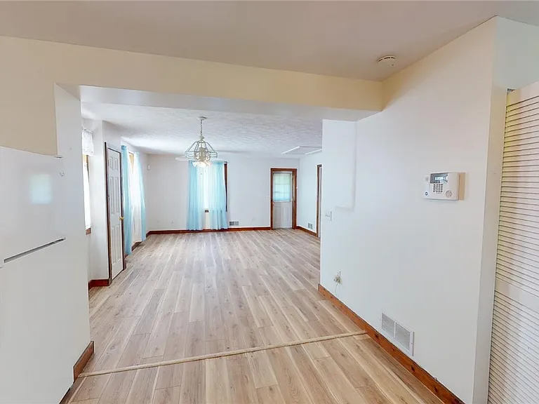 357 Lowden Point Rd — Photo 8