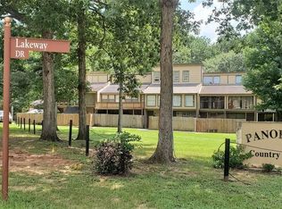 28 Lakeway St, Conroe, TX 77304