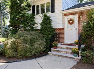 602 Rhein Ct, New Milford, NJ 07646